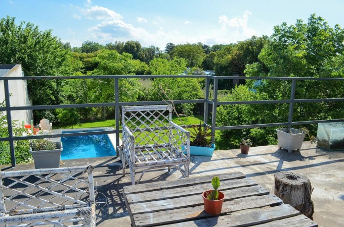 Casa en venta cuatro ambientes con piscina Escobar