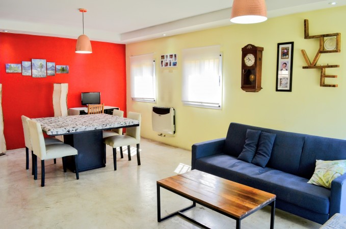 Casa en venta cuatro ambientes con piscina Escobar