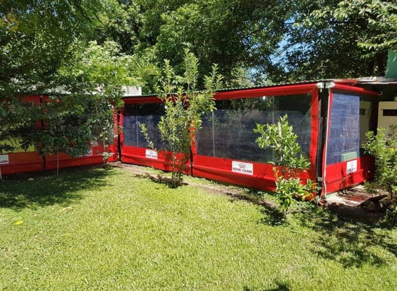 Casa 5 ambientes con piscina a metros de ruta 26. Zona de casas quinta. 