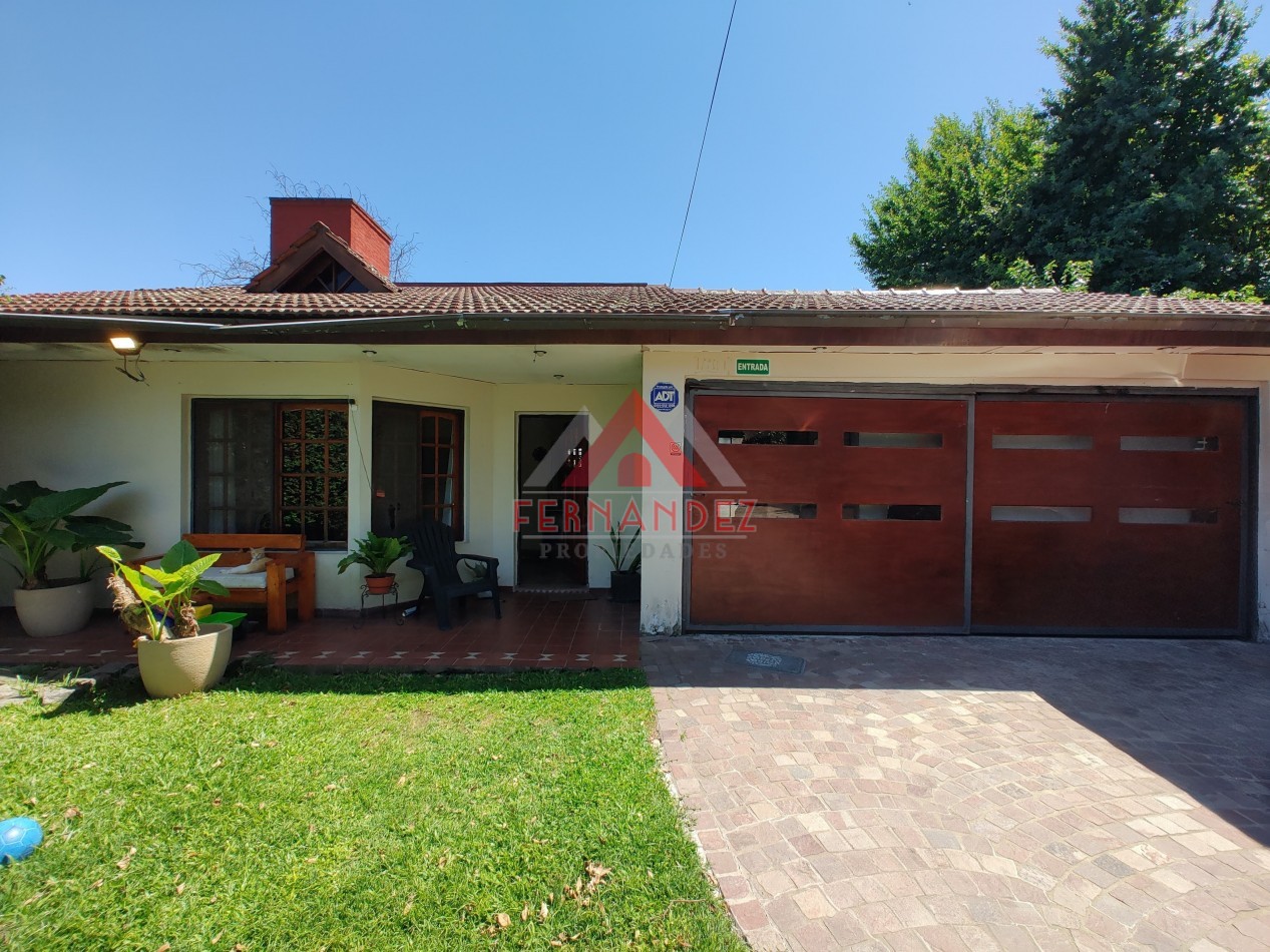 Casa 5 ambientes con piscina