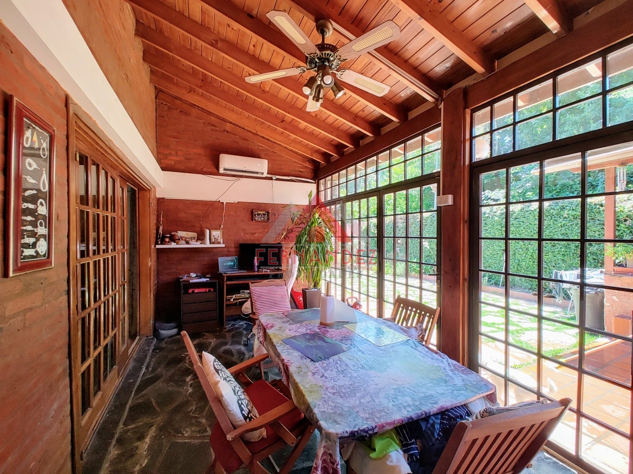 Casa 5 ambientes con piscina