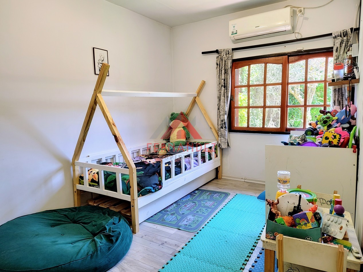 Casa 5 ambientes con piscina