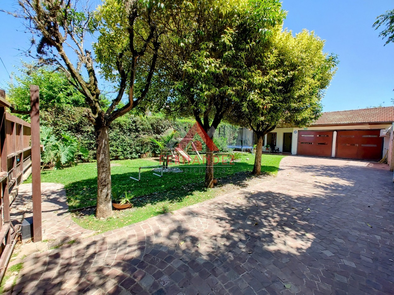 Casa 5 ambientes con piscina