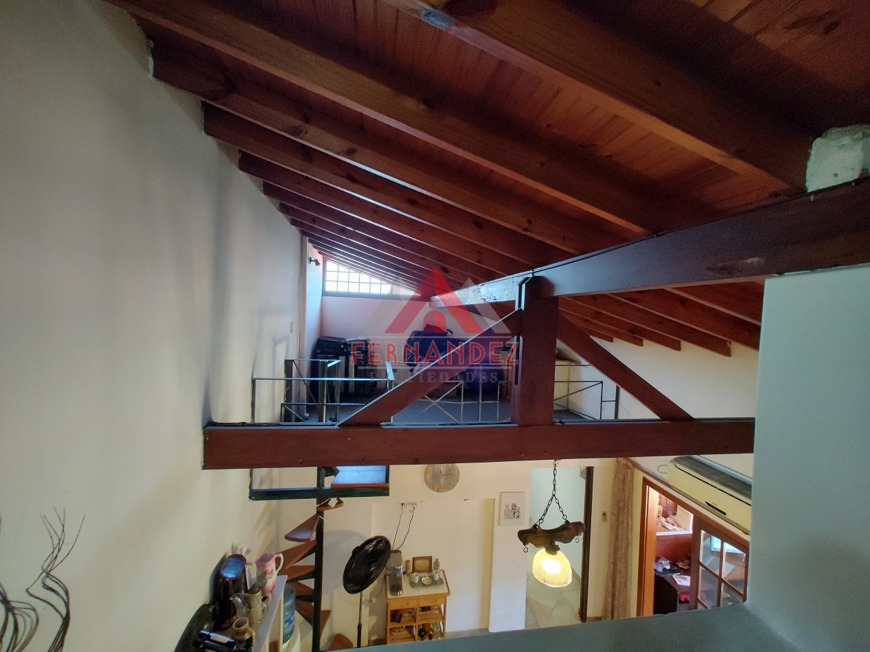 Casa 5 ambientes con piscina