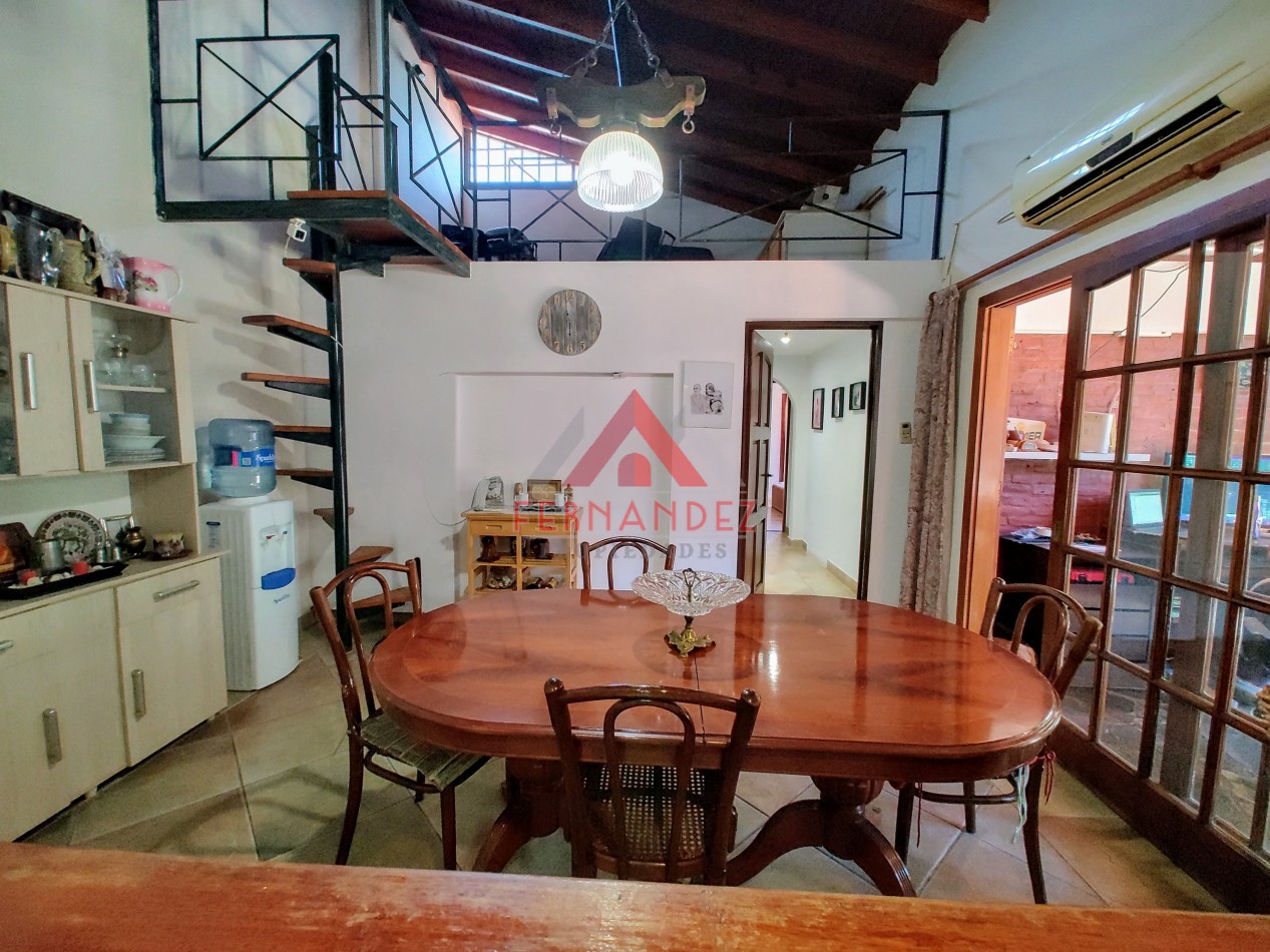 Casa 5 ambientes con piscina