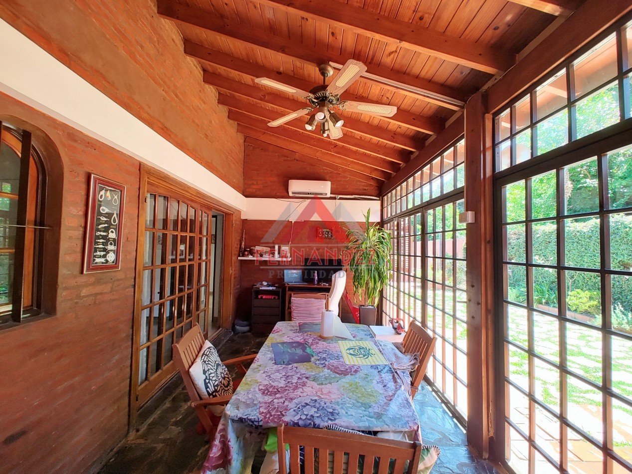 Casa 5 ambientes con piscina