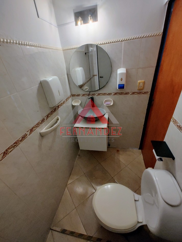 Casa 5 ambientes con piscina